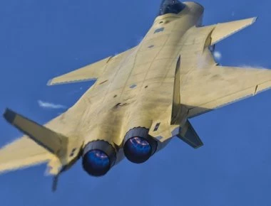 Κινεζική Αεροπορία: Στόχος τα 100 μαχητικά J-20 μέχρι το 2020